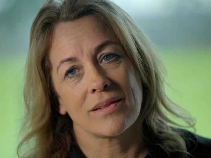 Sarah Beeny's New Life In The Country Sarah Beeny's New Life in the Country on TV | Series 1 Episode 1