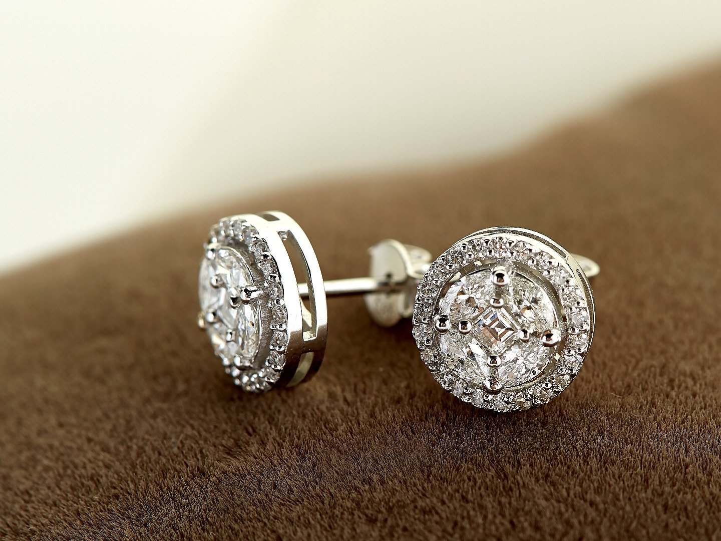 Huge Jewellery Savings on TV | Channels and schedules | tv24.co.uk